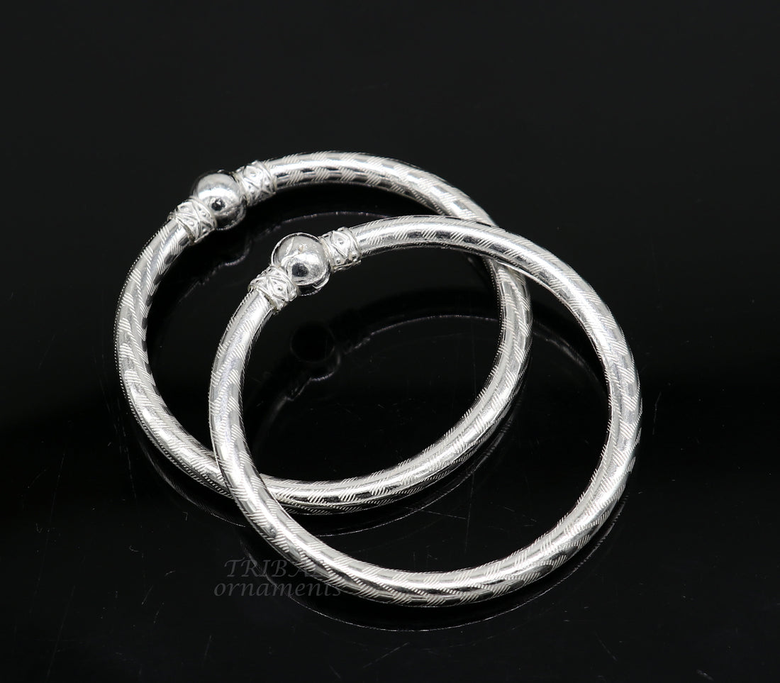 Sterling silver handmade Single ball design baby bangle bracelet kada, fabulous silver baby jewelry for unisex kids from India nsk550 - TRIBAL ORNAMENTS