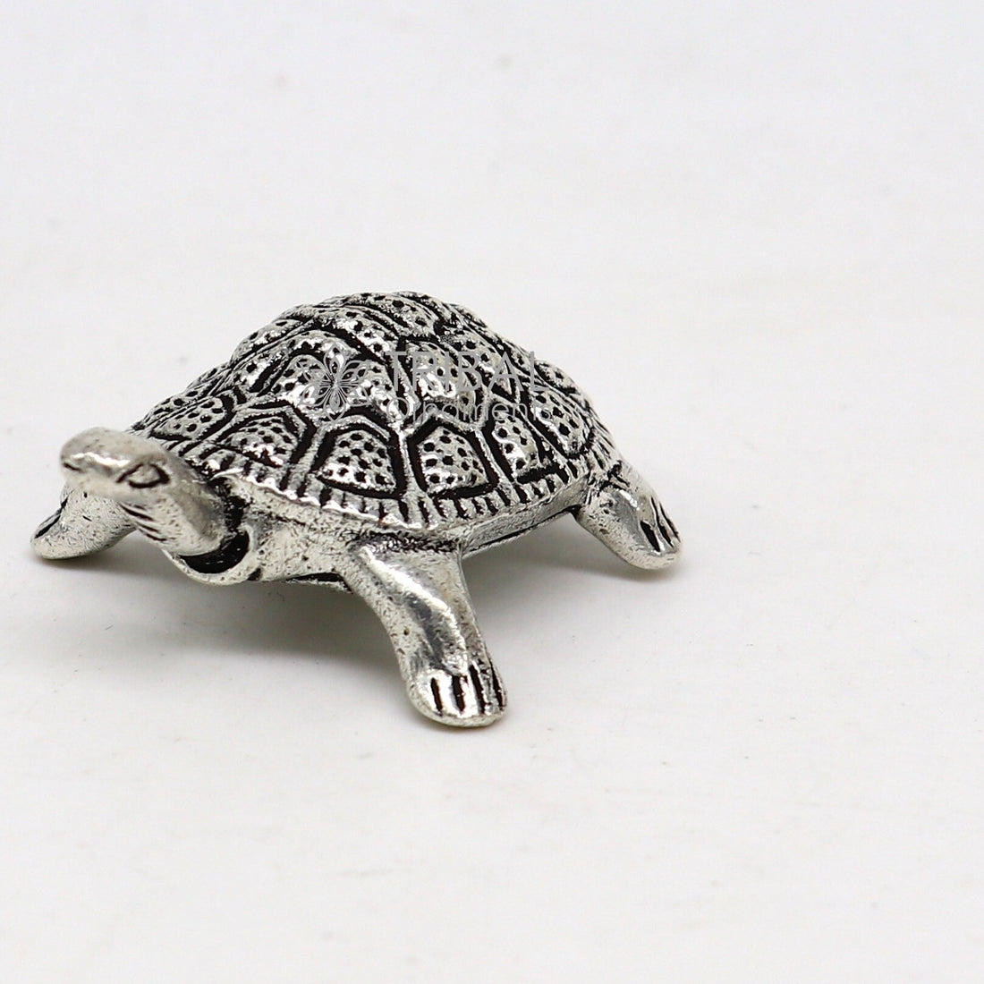 925 sterling silver Solid design small tortoise statue sculpture puja article collection silver figurine for wealth and prosperity art613 - TRIBAL ORNAMENTS