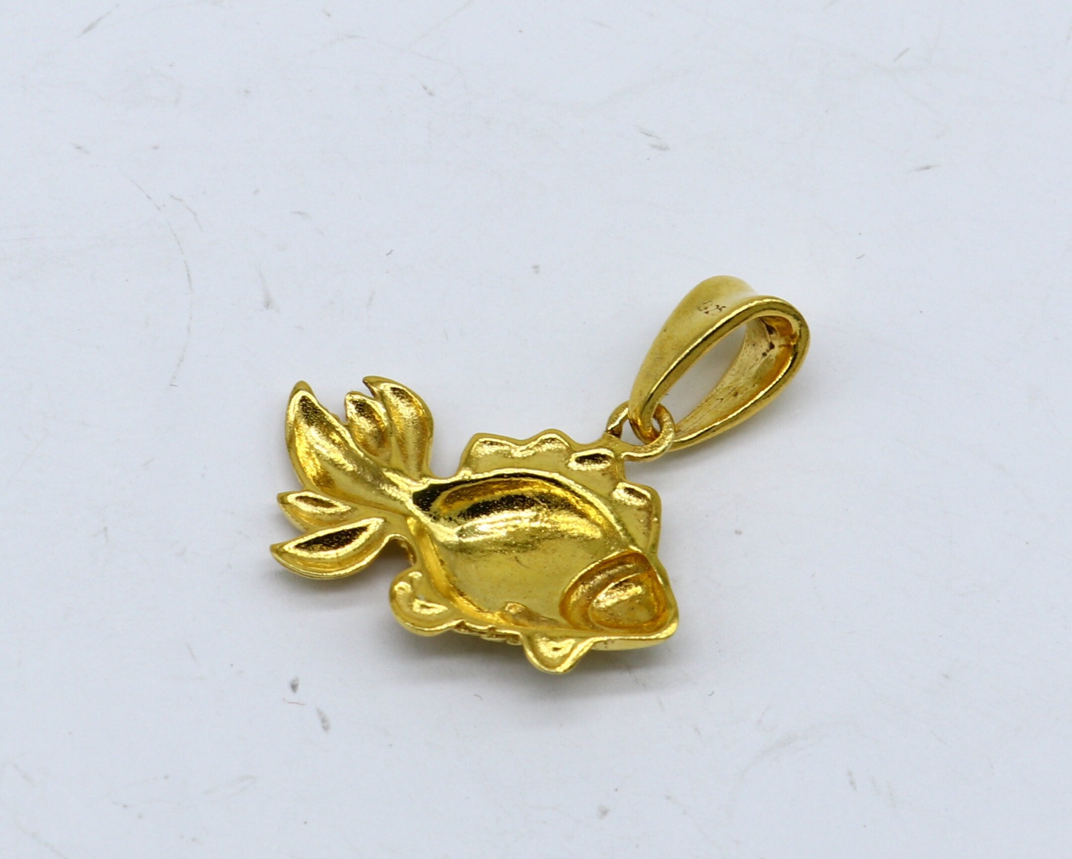 Fish design gold deals pendant