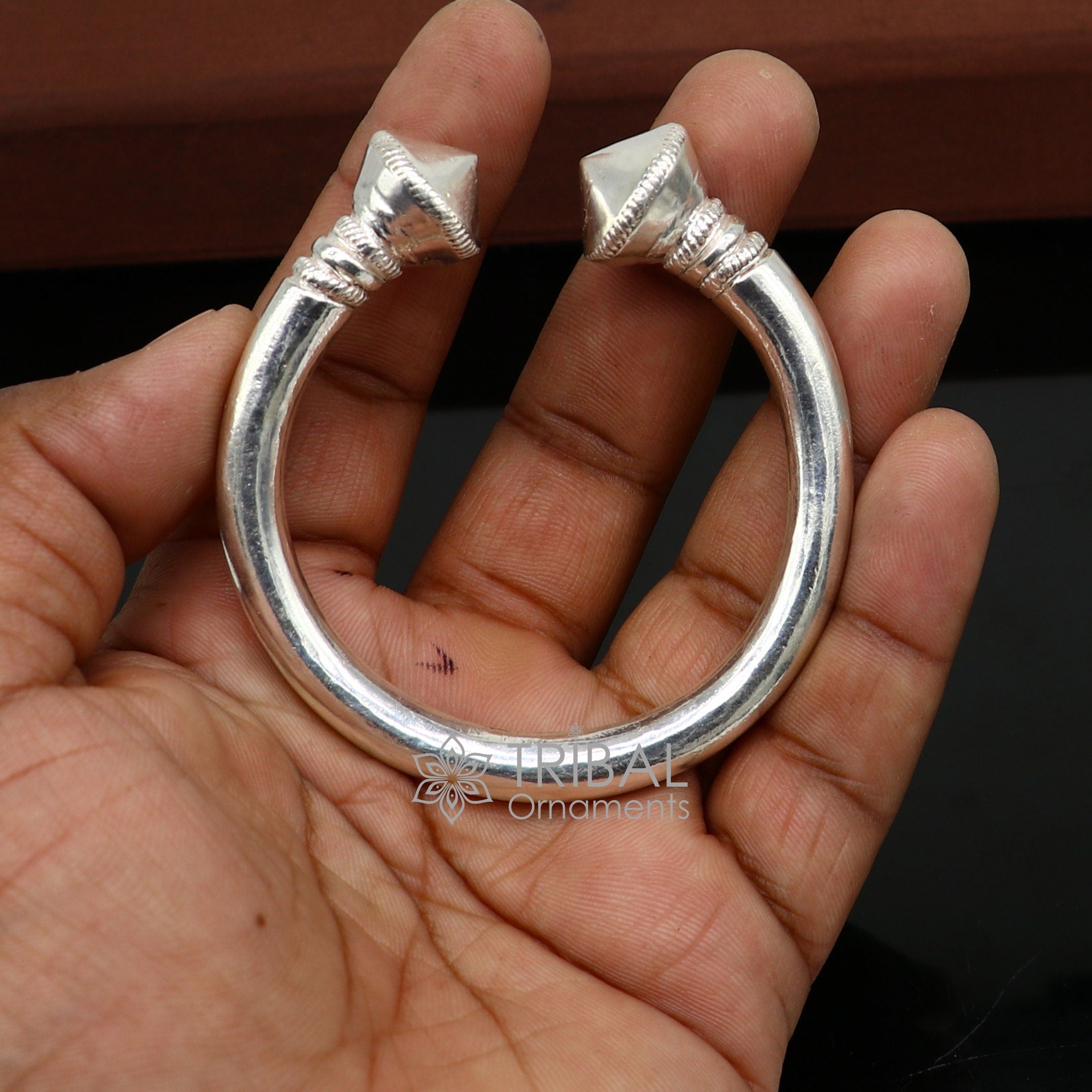 Mens silver clearance bangle design