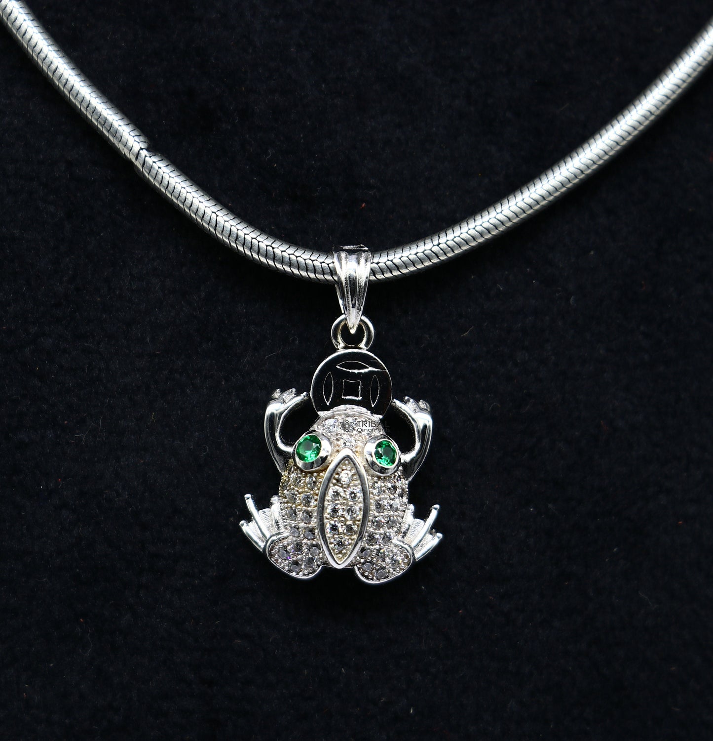 925 sterling silver beautiful cubic zircon stone frog pendant  adding a touch of natural beauty and sophistication to any outfit nsp632 - TRIBAL ORNAMENTS