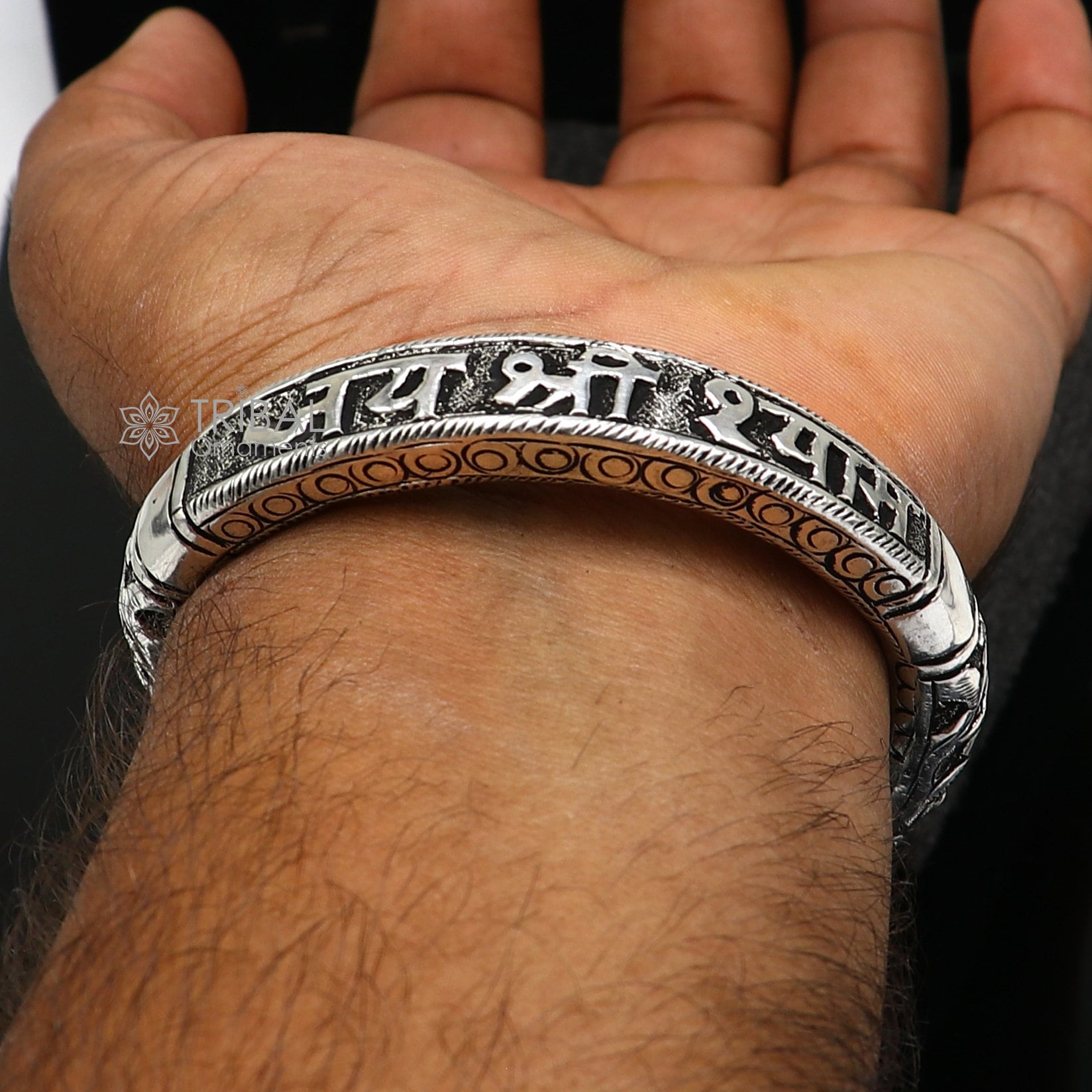 Divine kada lord krishna jai shri shyam matra handmade 925 sterling silver kada, best unisex bangle kada jewelry from india nsk712 2-6 OR 2.375