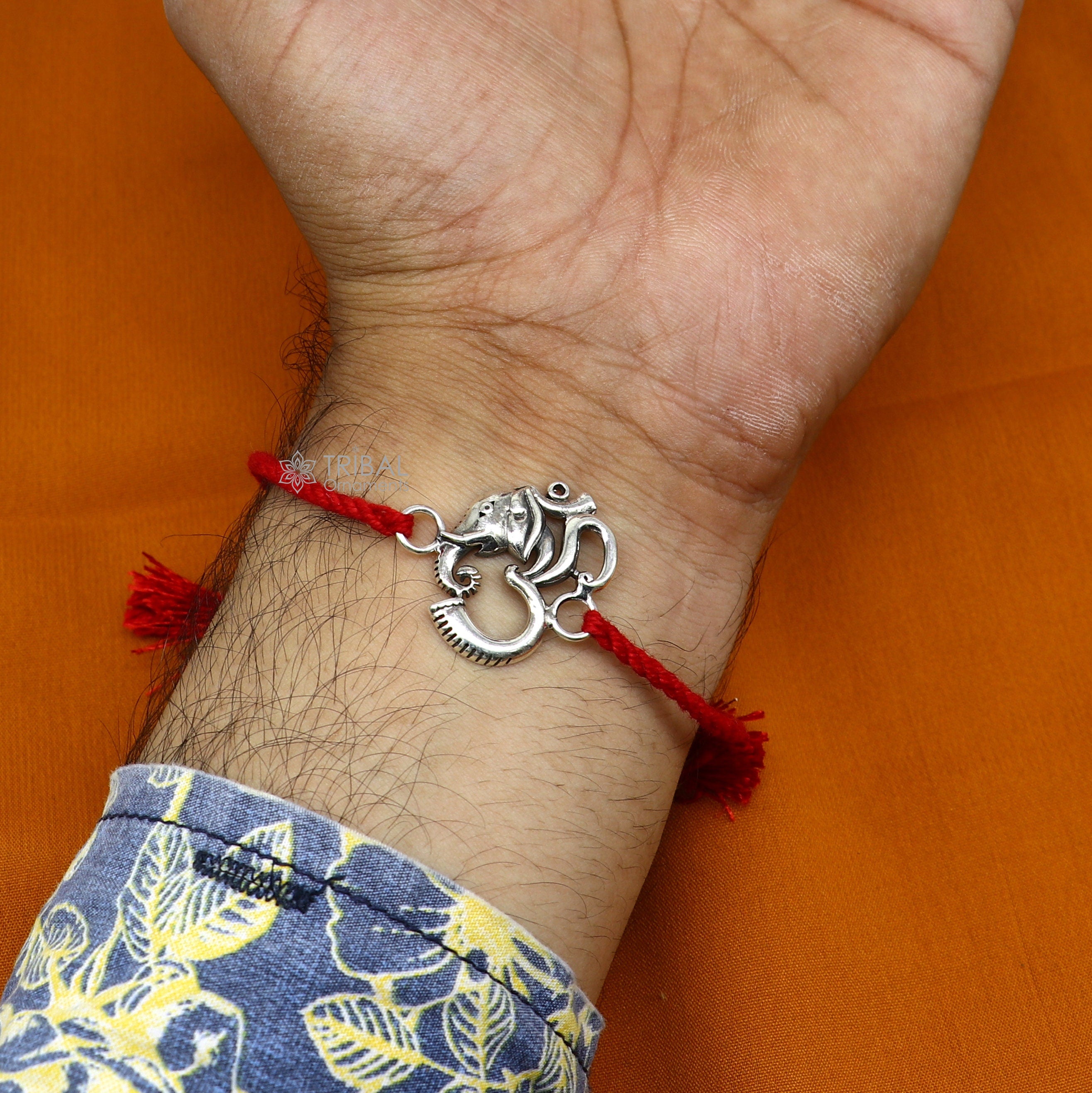 15cm Red(Base) Red Woolen Shell Bracelet bhabhi bhaiya lumba fancy designer  Rakhi at Rs 9/piece in Mumbai
