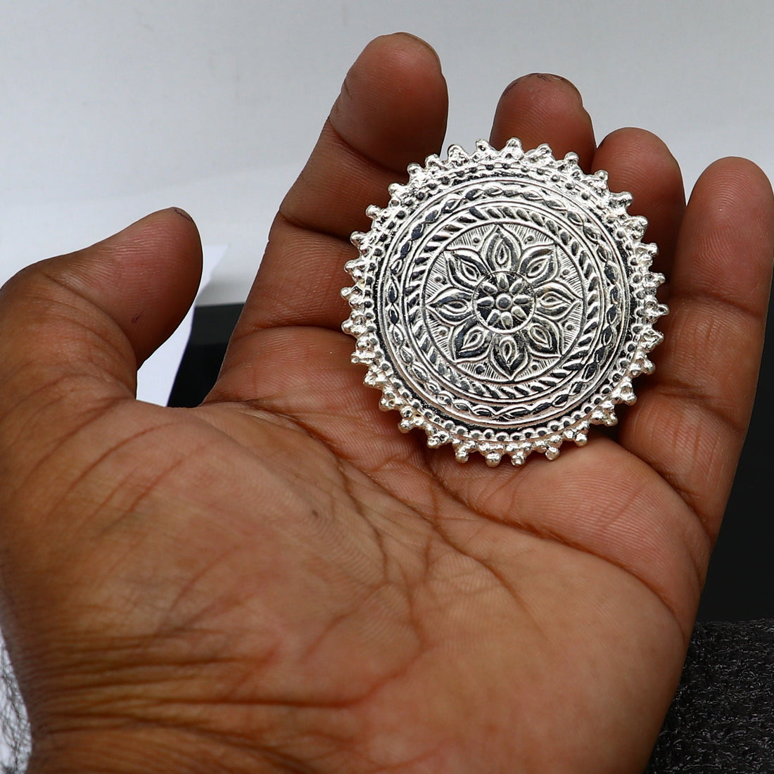 2" Vintage design 925 Sterling silver handmade small round shape table/bazot/chouki, excellent home puja utensils temple art su1161 - TRIBAL ORNAMENTS