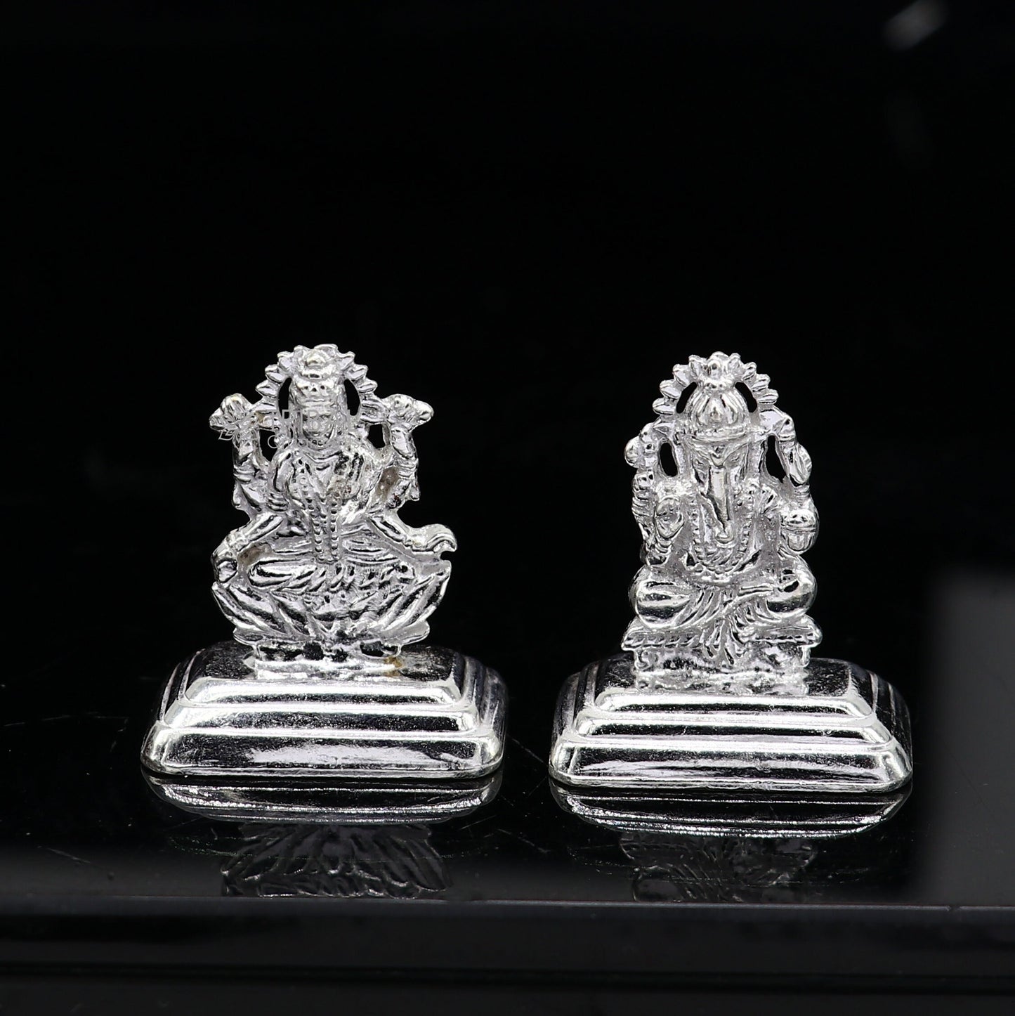 1" 925 Sterling silver handmade gorgeous Hindu idols Lakshmi and Ganesha statue, puja article figurine, home décor Diwali puja gift art663 - TRIBAL ORNAMENTS