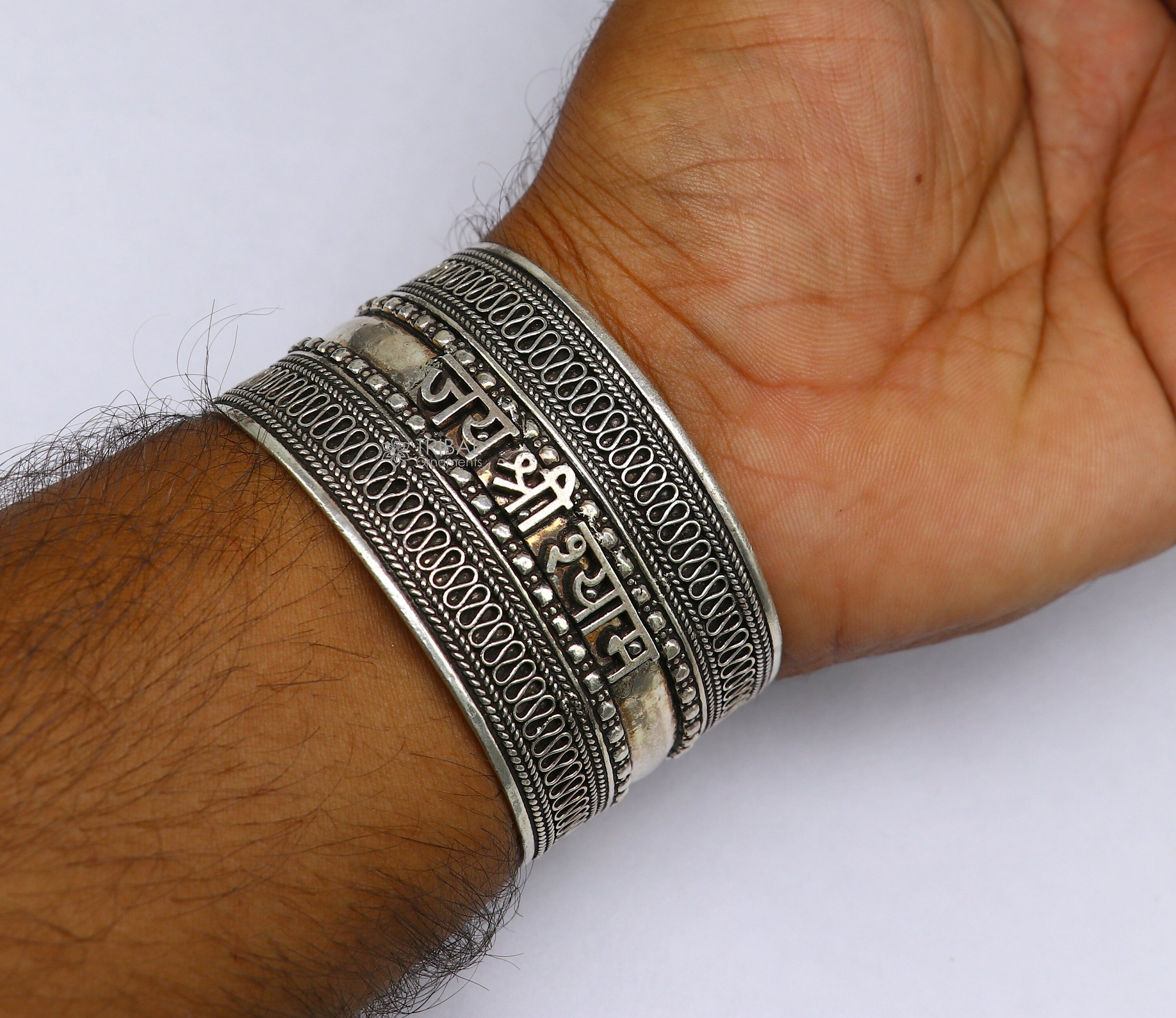 10 Mukhi Rudraksha Krishna Bracelet with Sandalwood For releasing fear and  worries - Engineered to Heal²