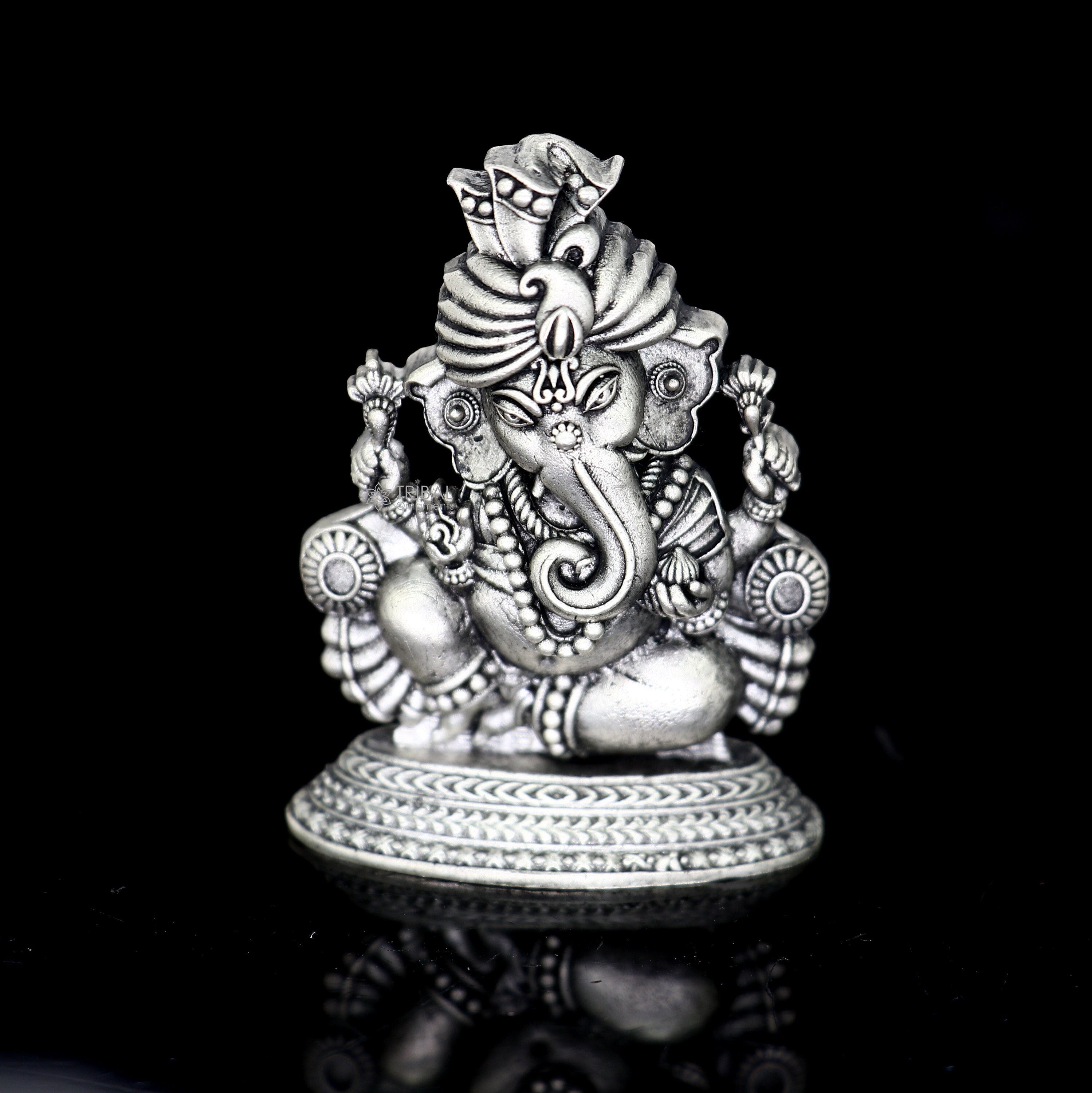 Ganesh Statue Ganesha Idol In Cabinet Ganpati Murti For Car Dashboard /  Home / Office / Temple / Decor / Gift / Spiritual / Pooja Item Decorative  Showpiece - Silver Palace