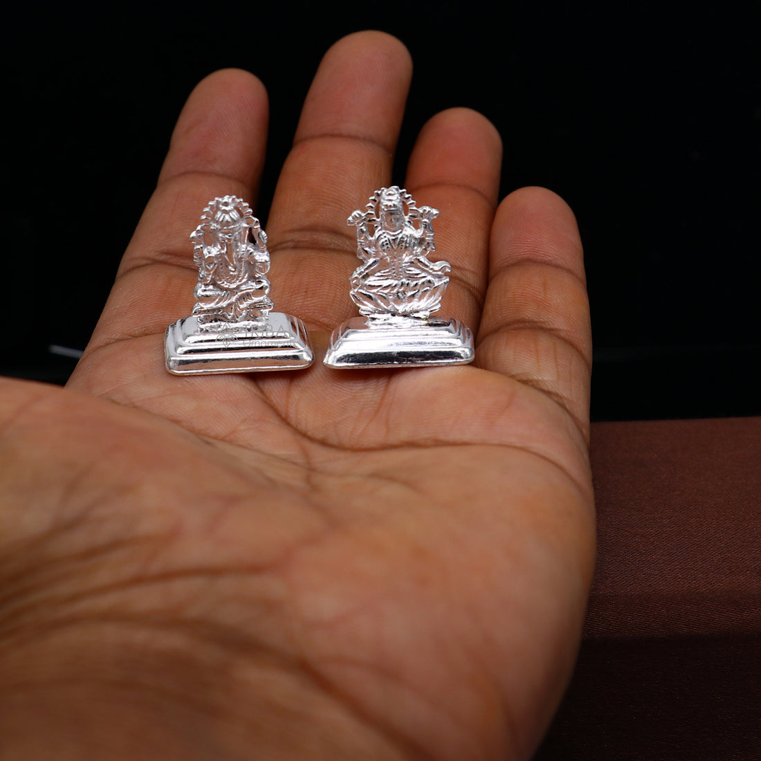 1" 925 Sterling silver handmade gorgeous Hindu idols Lakshmi and Ganesha statue, puja article figurine, home décor Diwali puja gift art663 - TRIBAL ORNAMENTS