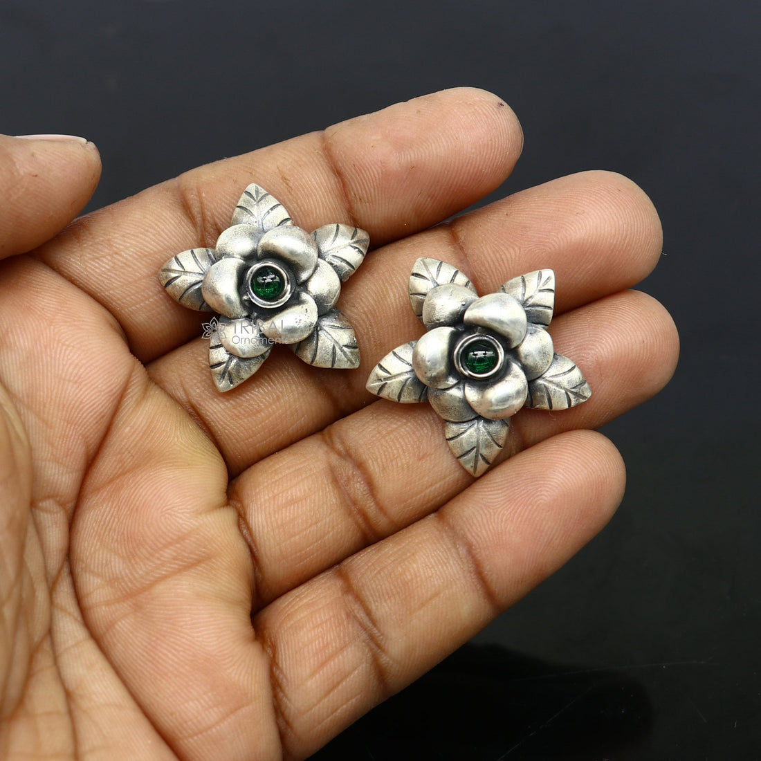 925 sterling silver handmade floral design Stud earring with green stone fancy girl's earring brides jewelry from india S1253 - TRIBAL ORNAMENTS