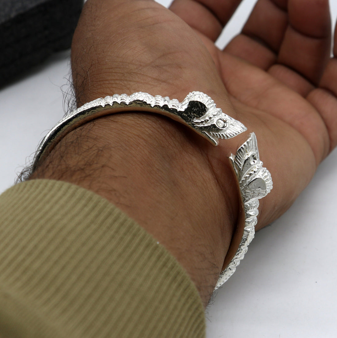 Solid 925 silver handcrafted vintage antique style gorgeous cuff kada bracelet, customized adjustable crocodile bracelet for men's nsk796 - TRIBAL ORNAMENTS