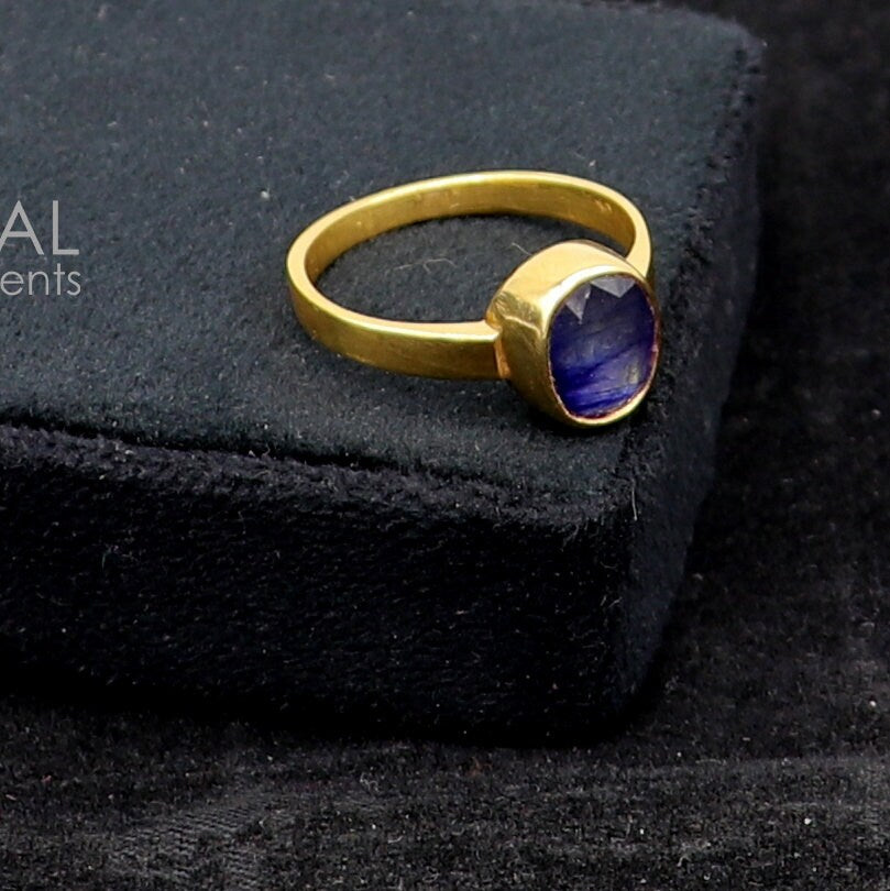 18 karat yellow gold handmade ring fabulous band Blue sapphire Neelam)  stone unisex Zodiac Stones jewelry from Rajasthan India gring42