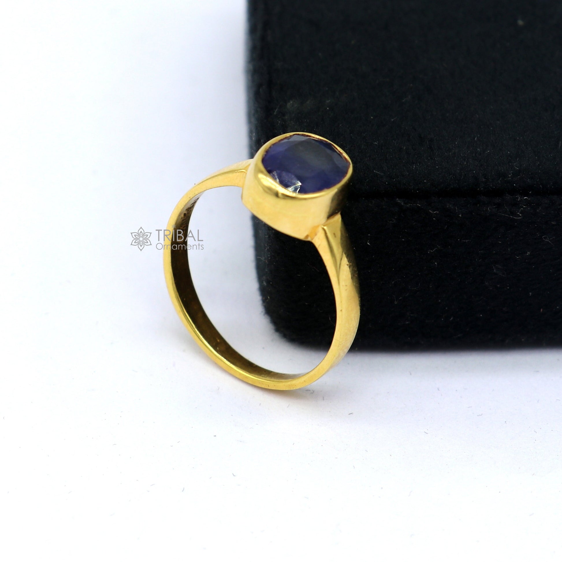 18 karat yellow gold handmade ring fabulous band Blue sapphire Neelam) stone unisex Zodiac Stones jewelry from Rajasthan India gring42 - TRIBAL ORNAMENTS