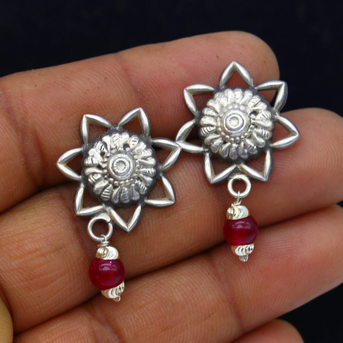 Trendy stylish Round flower design Pearl earing handmade 92.5 sterling silver stud earrings tribal ethnic jewelry s1293 - TRIBAL ORNAMENTS