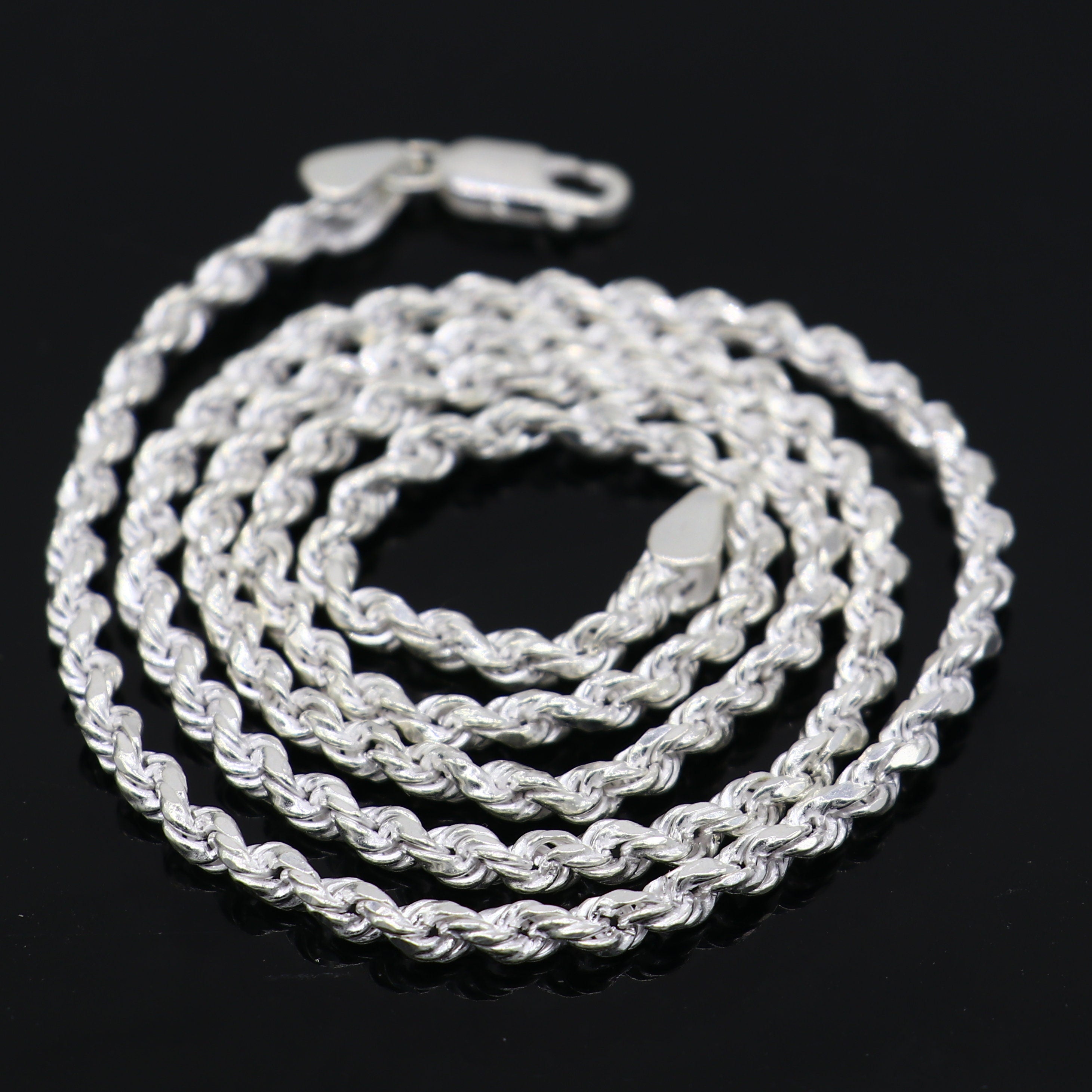 Silver twisted outlet rope chain