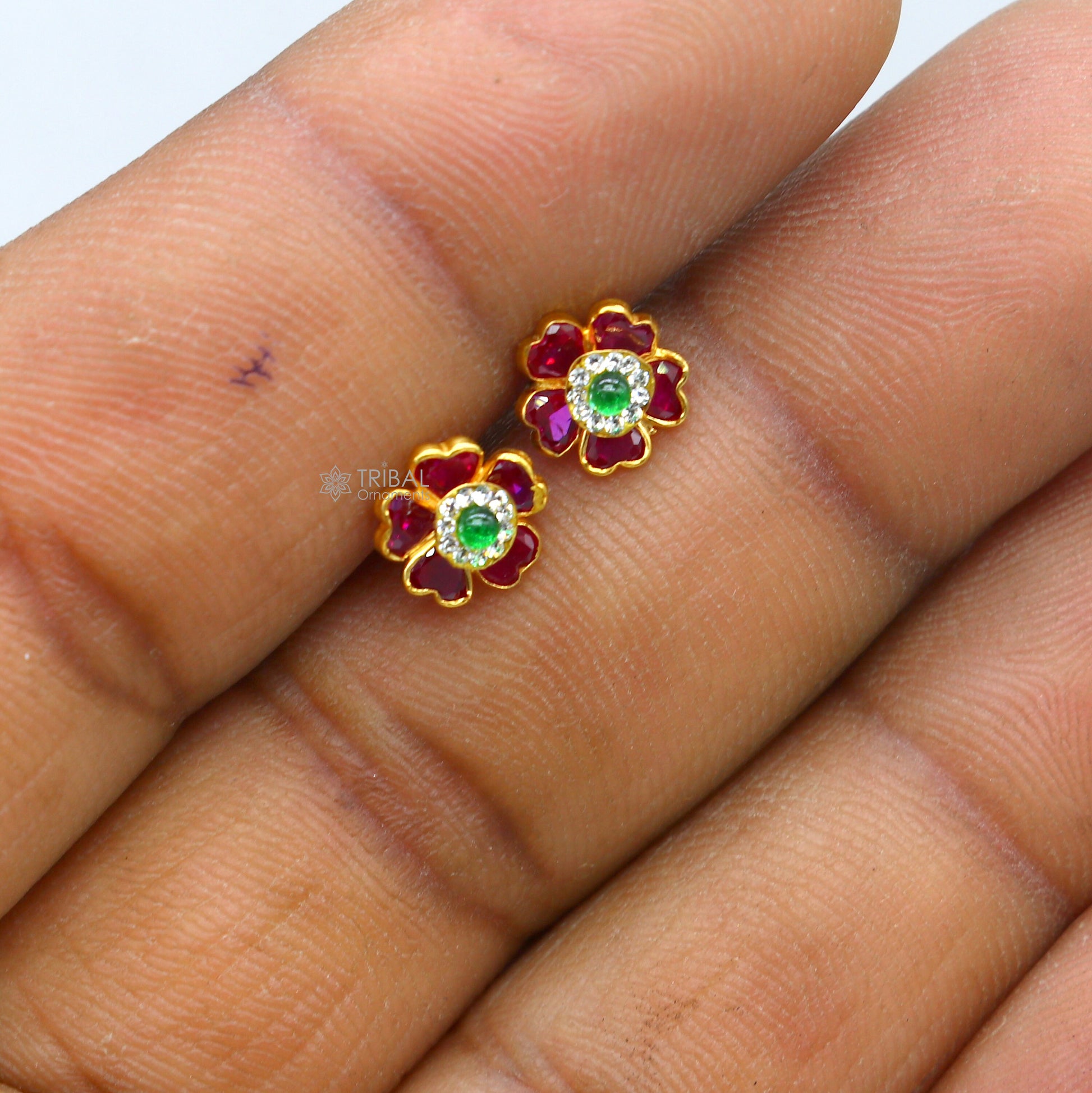 Genuine 14k yellow gold handmade fabulous red and Green Stone excellent vintage flower design stud earrings pair unisex jewelry er172 - TRIBAL ORNAMENTS