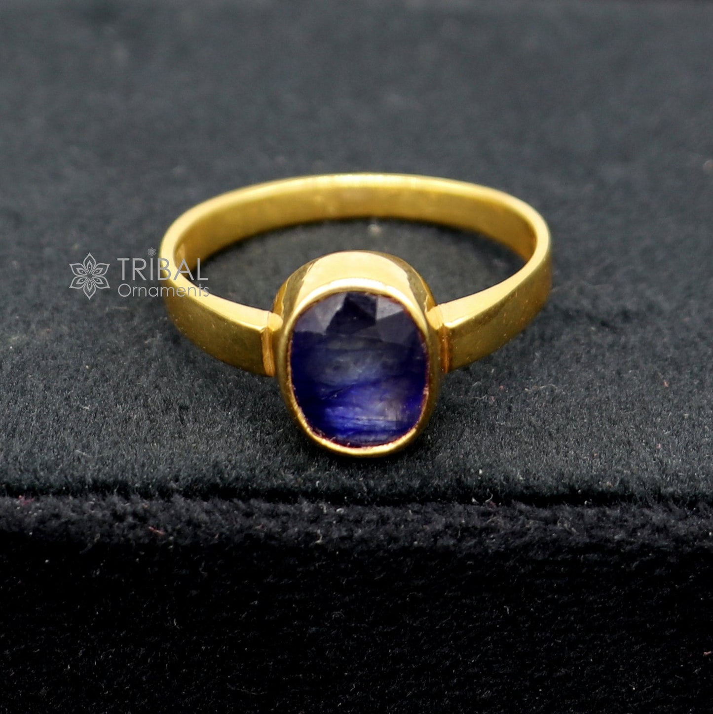 18 karat yellow gold handmade ring fabulous band Blue sapphire Neelam) stone unisex Zodiac Stones jewelry from Rajasthan India gring42 - TRIBAL ORNAMENTS