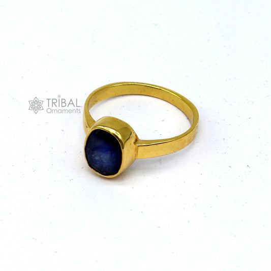 18 karat yellow gold handmade ring fabulous band Blue sapphire Neelam) stone unisex Zodiac Stones jewelry from Rajasthan India gring42 - TRIBAL ORNAMENTS