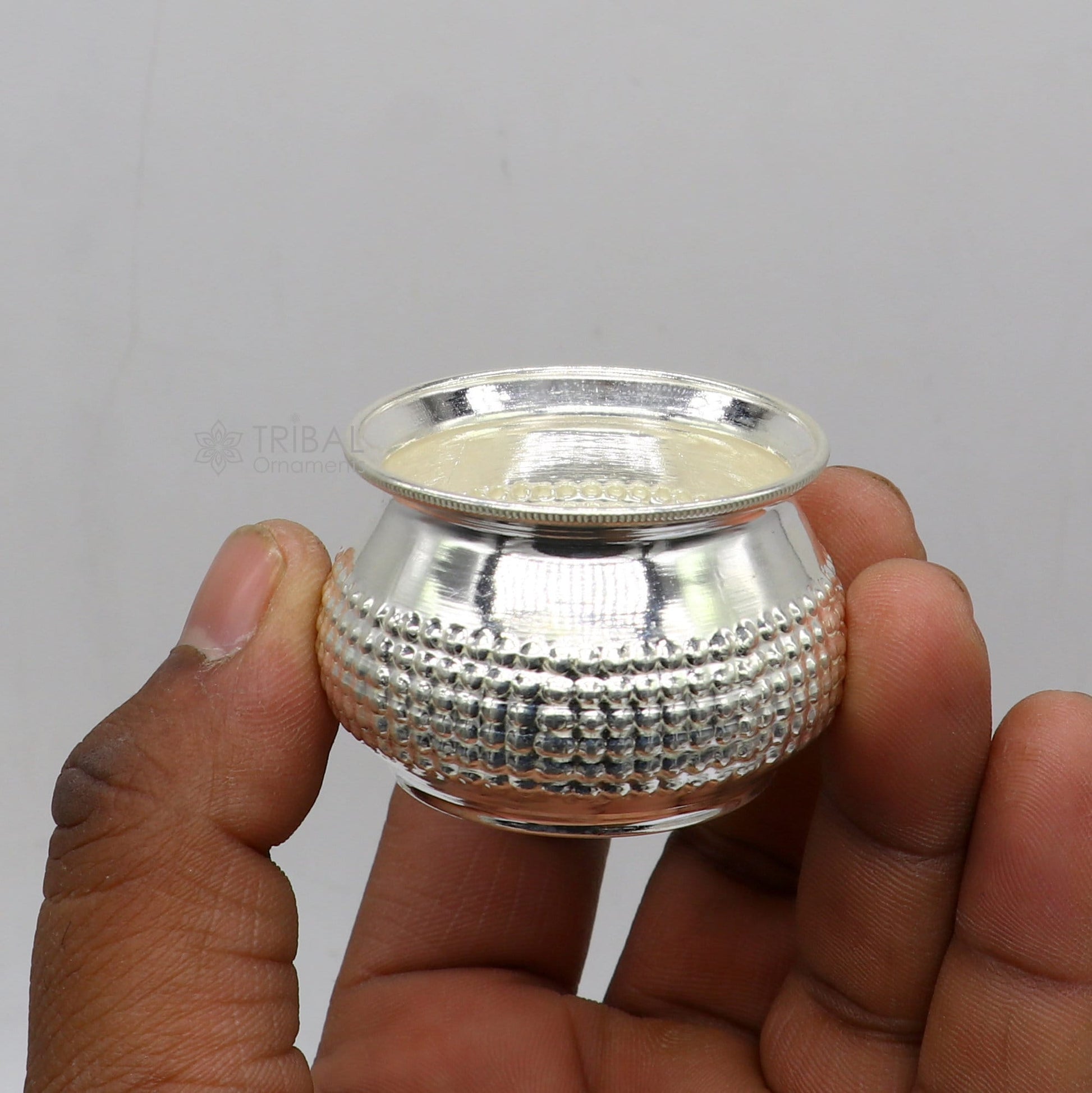 925 sterling silver handmade gorgeous small idol's Prasadam box, trinket box, container box, elegant silver article utensil su1283 - TRIBAL ORNAMENTS