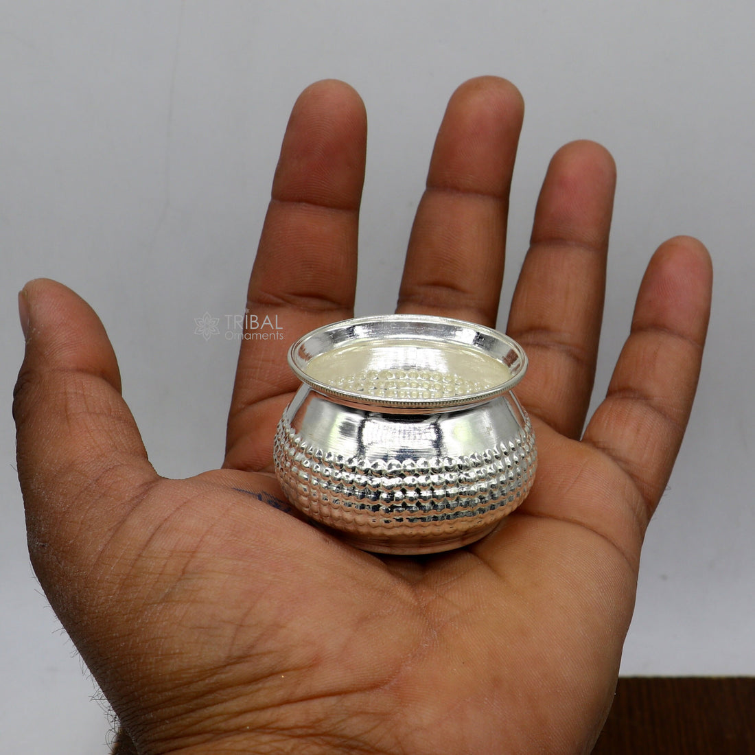 925 sterling silver handmade gorgeous small idol's Prasadam box, trinket box, container box, elegant silver article utensil su1283 - TRIBAL ORNAMENTS