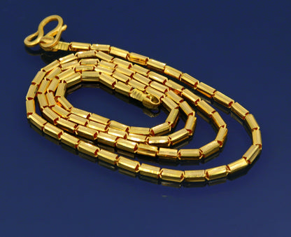 22K yellow gold handmade Baht chain necklace, 2.5mm, traditional Indian jewelry with intricate craftsmanship.