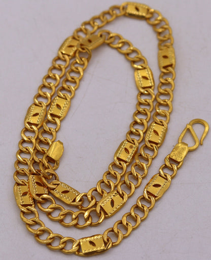 22K yellow gold handmade Figaro link chain necklace, unisex Nawabi style with 916 hallmark, available in custom sizes 18-26 inches.