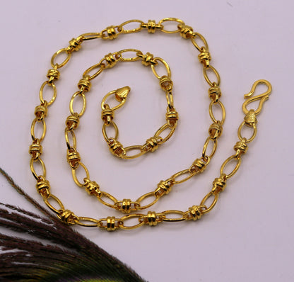 Handmade 22K yellow gold tribal design link chain necklace, 6.5mm wide, Indian traditional jewelry, gift-ready accessory.