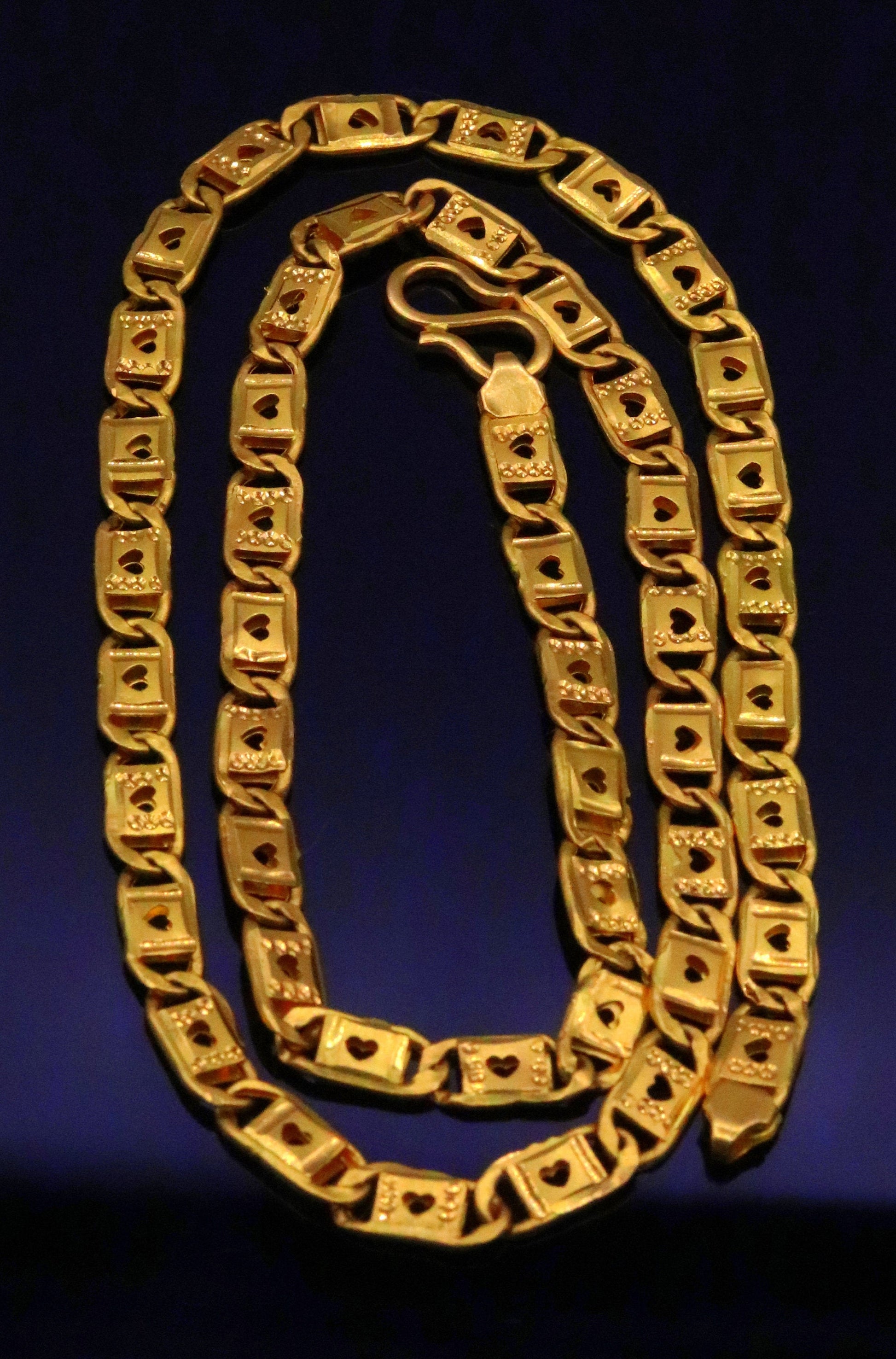 Handmade 22KT yellow gold Nawabi chain necklace with diamond cut design, 5mm width, unisex jewelry from Tribal Ornaments.
