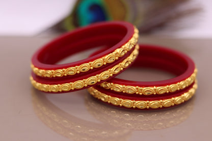 Pair of vintage 22kt yellow gold Tussi pattern bangles, traditional Indian wedding jewelry by TRIBAL ORNAMENTS.