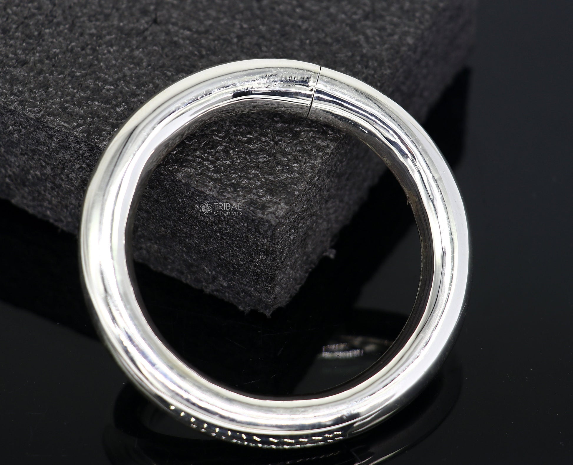Sterling silver bangle bracelet by Tribal Ornaments, plain shine finish, unisex design, handcrafted jewelry, personalized gift accessory