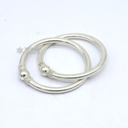 925 sterling silver bangle bracelet with a plain shine and single ball design, handmade tribal ornament jewelry.