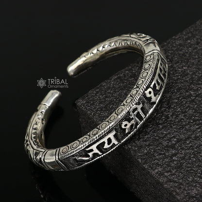 925 sterling silver Krishna Matra Kada bracelet featuring "Jai Shri Shyam" design, unisex bangle jewelry by TRIBAL ORNAMENTS.