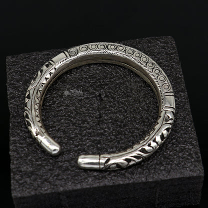925 sterling silver "Jai Shri Shyam" Krishna matra kada bangle from TRIBAL ORNAMENTS, unisex silver jewelry with intricate design.