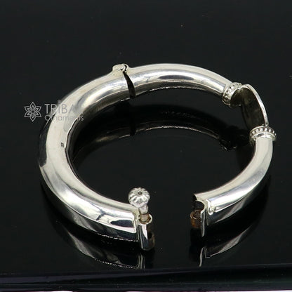 Vintage-style 925 sterling silver handmade bangle bracelet with plain design, ethnic Banjara jewelry by TRIBAL ORNAMENTS.