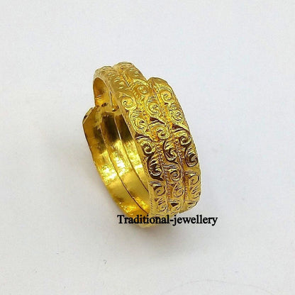 Vintage 22k yellow gold handmade tribal ring band by TRIBAL ORNAMENTS, unisex Indian jewelry with antique design details.