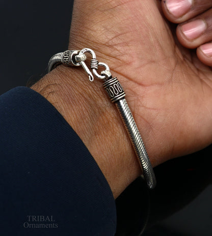 Sterling silver handmade snake chain bracelet with vintage design, customizable and unisex, by TRIBAL ORNAMENTS.