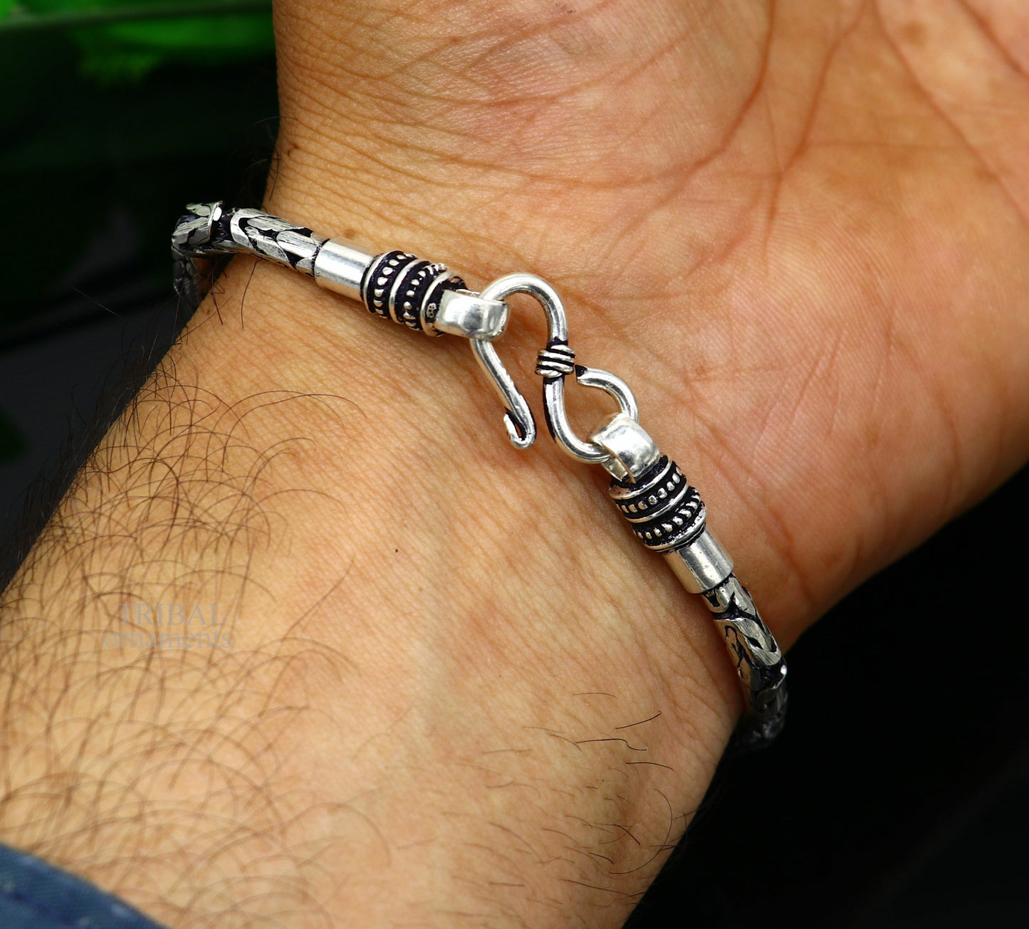Unisex 925 sterling silver tribal bracelet with vintage-style handmade design, suitable for men and women.