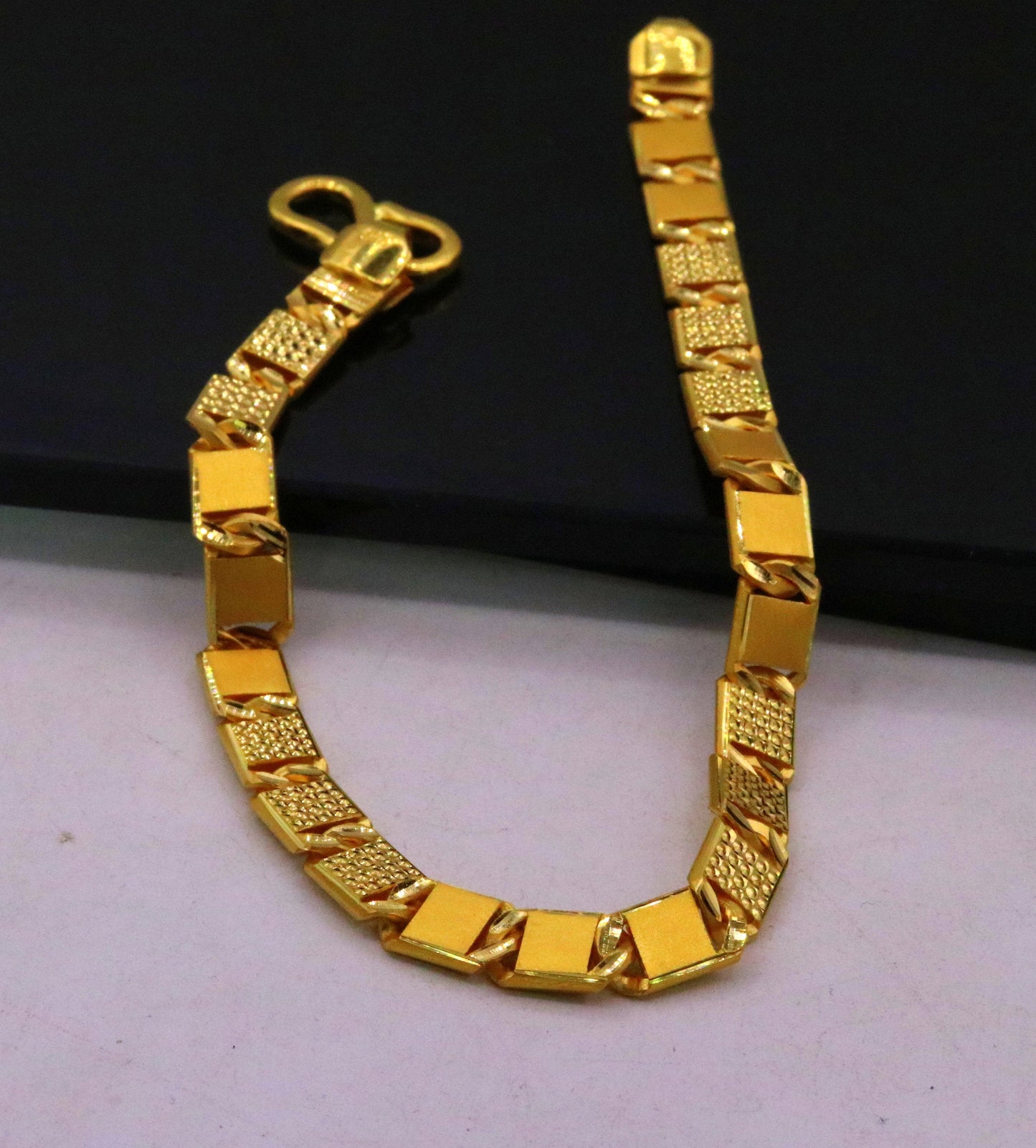 Gold handmade solid bar royal Nawabi chain bracelet with diamond-cut design, men's luxury jewelry in 22K yellow gold.