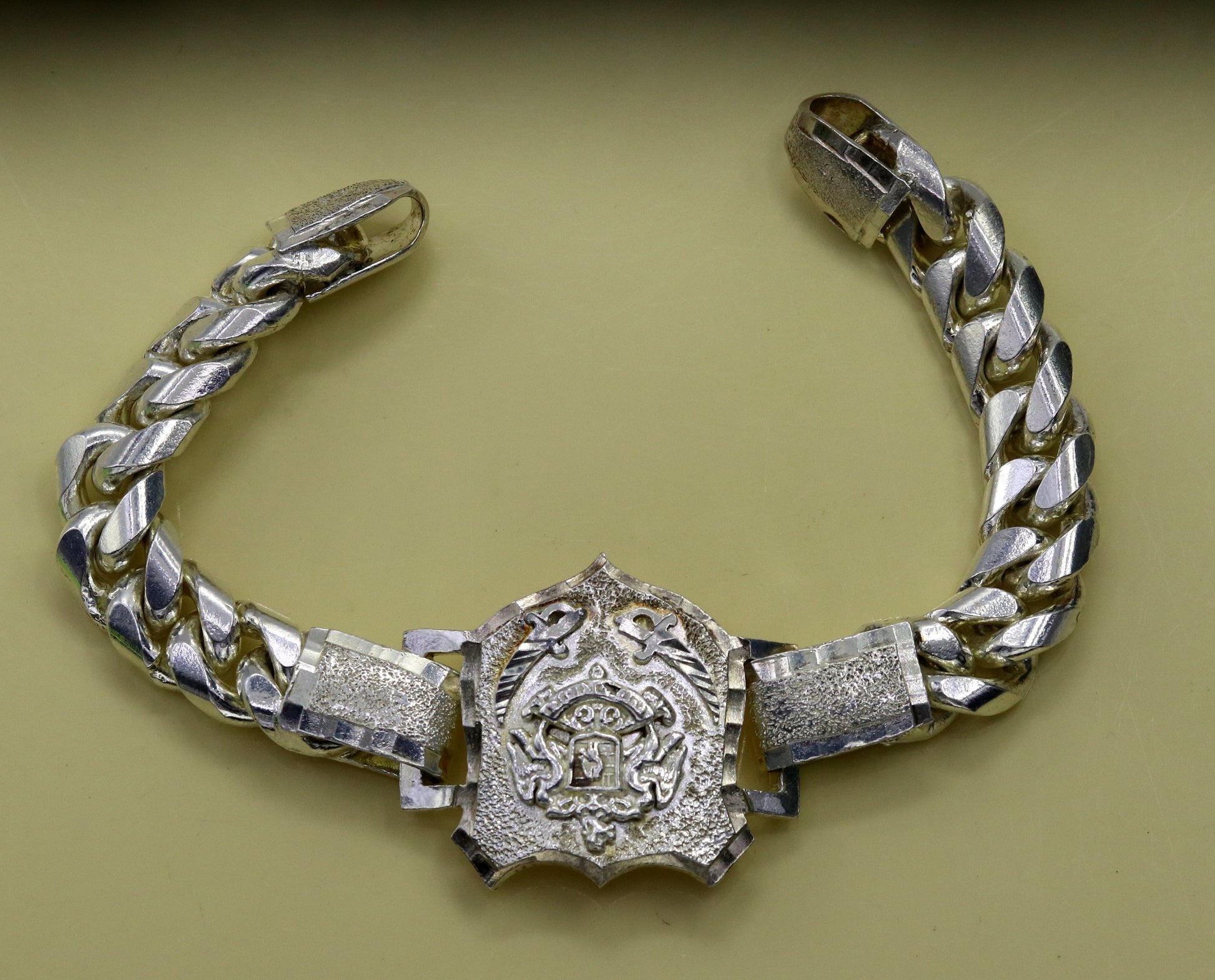 9.5" Vintage design solid 925 sterling silver handmade gorgeous Rajput 'Ranbanka Rathore' logo bracelet excellent gifting jewelry sbr154 - TRIBAL ORNAMENTS