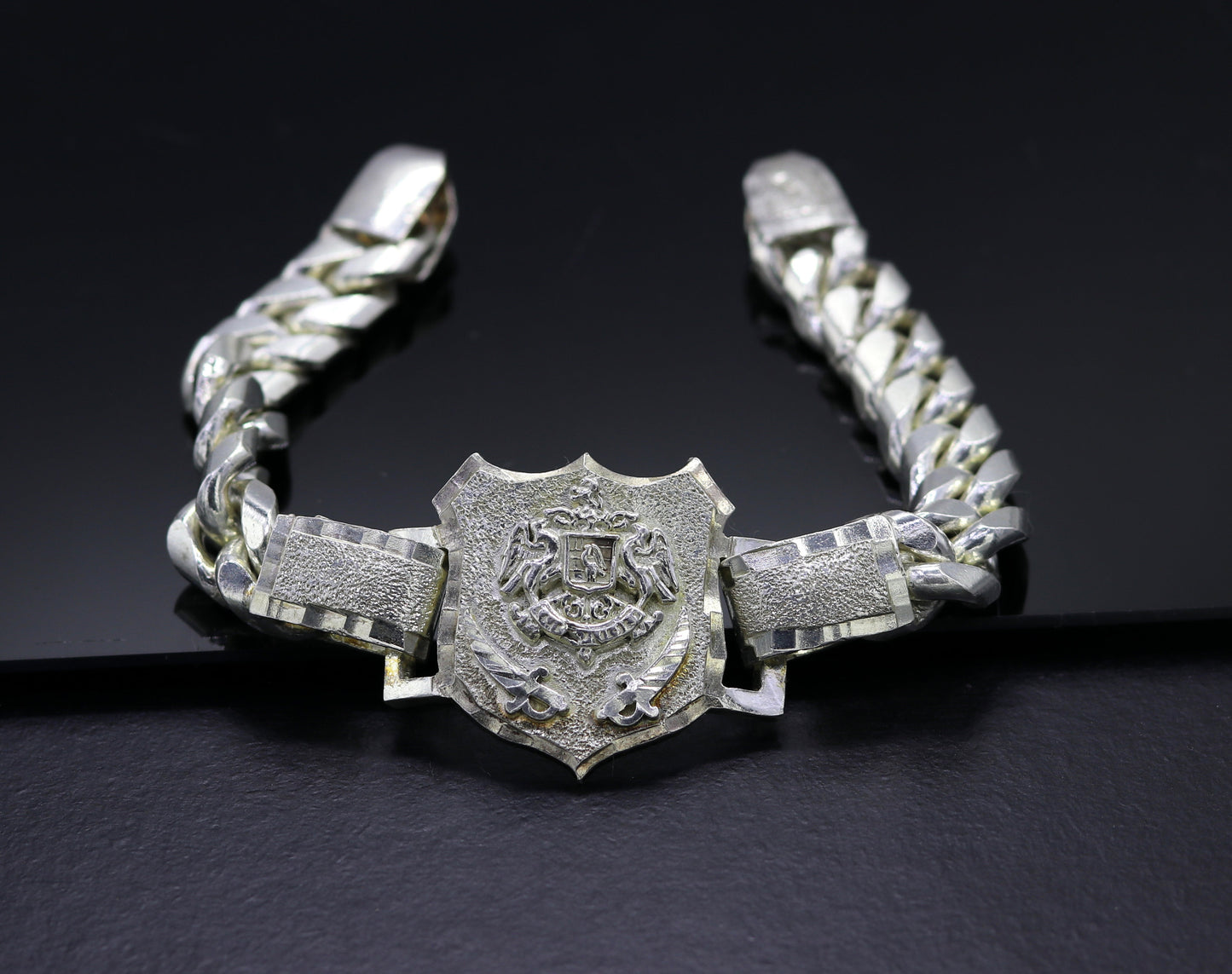 9.5" Vintage design solid 925 sterling silver handmade gorgeous Rajput 'Ranbanka Rathore' logo bracelet excellent gifting jewelry sbr154 - TRIBAL ORNAMENTS