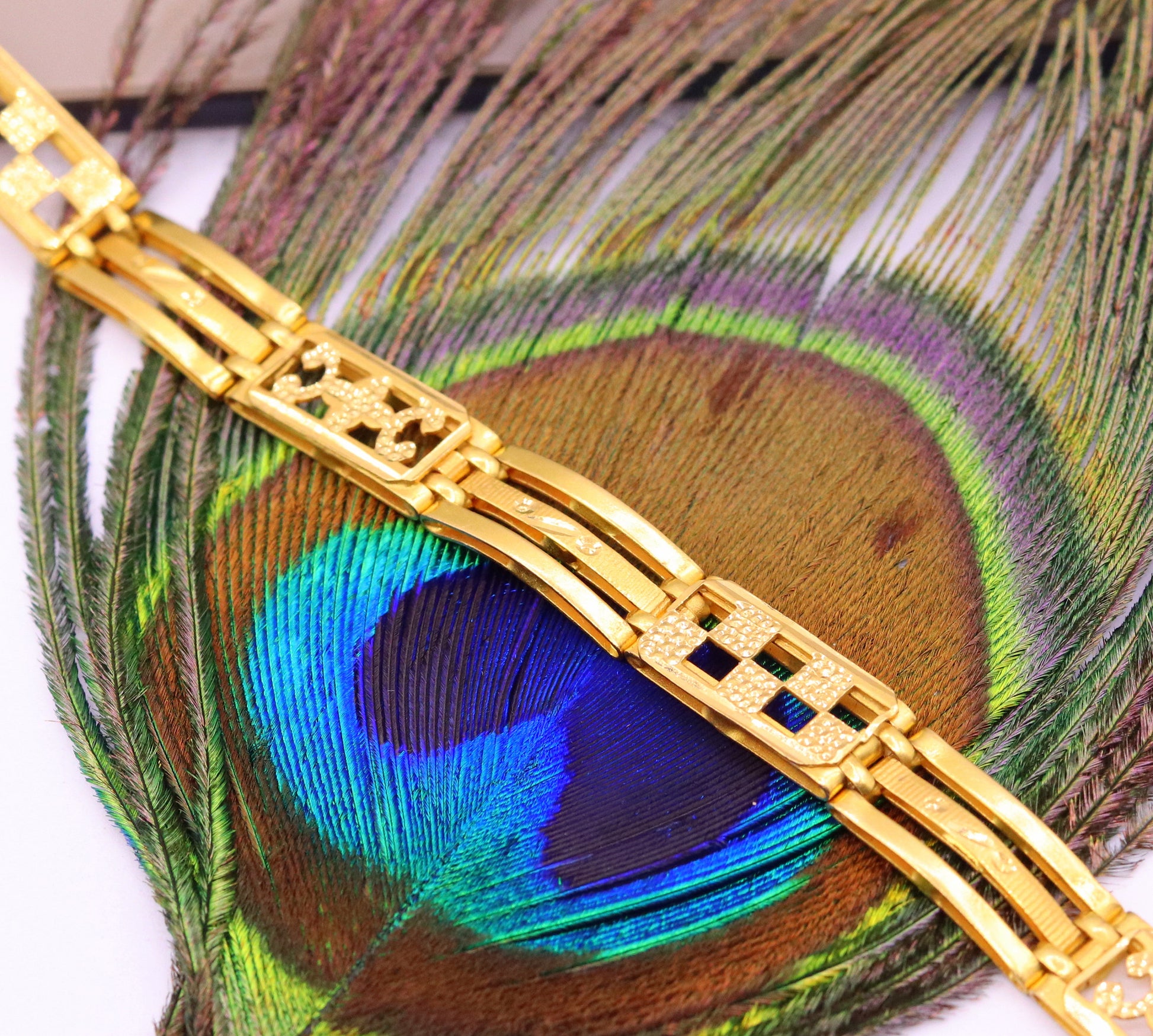 Authentic 22KT yellow gold handmade unisex flexible bracelet from Rajasthan, solid and stylish with 916 hallmark by TRIBAL ORNAMENTS.