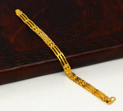 22kt yellow gold diamond cut flexible bracelet by Tribal Ornaments, stylish unisex handmade gold jewelry with hallmarked design.