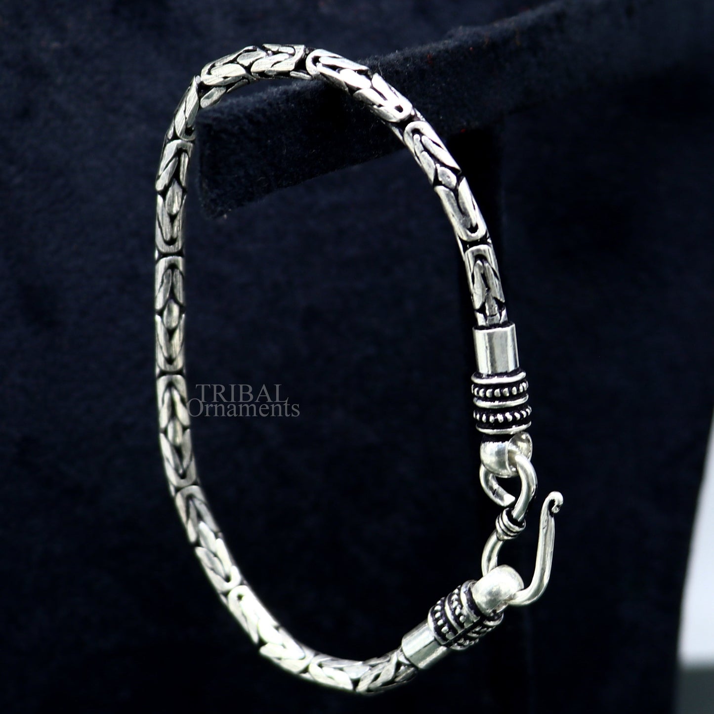 Unisex 925 sterling silver bracelet with tribal design, vintage style, handmade jewelry suitable for men and women.