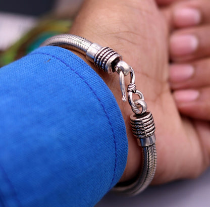 Vintage-style 925 sterling silver snake chain bracelet by Tribal Ornaments, unisex and customizable handmade jewelry.