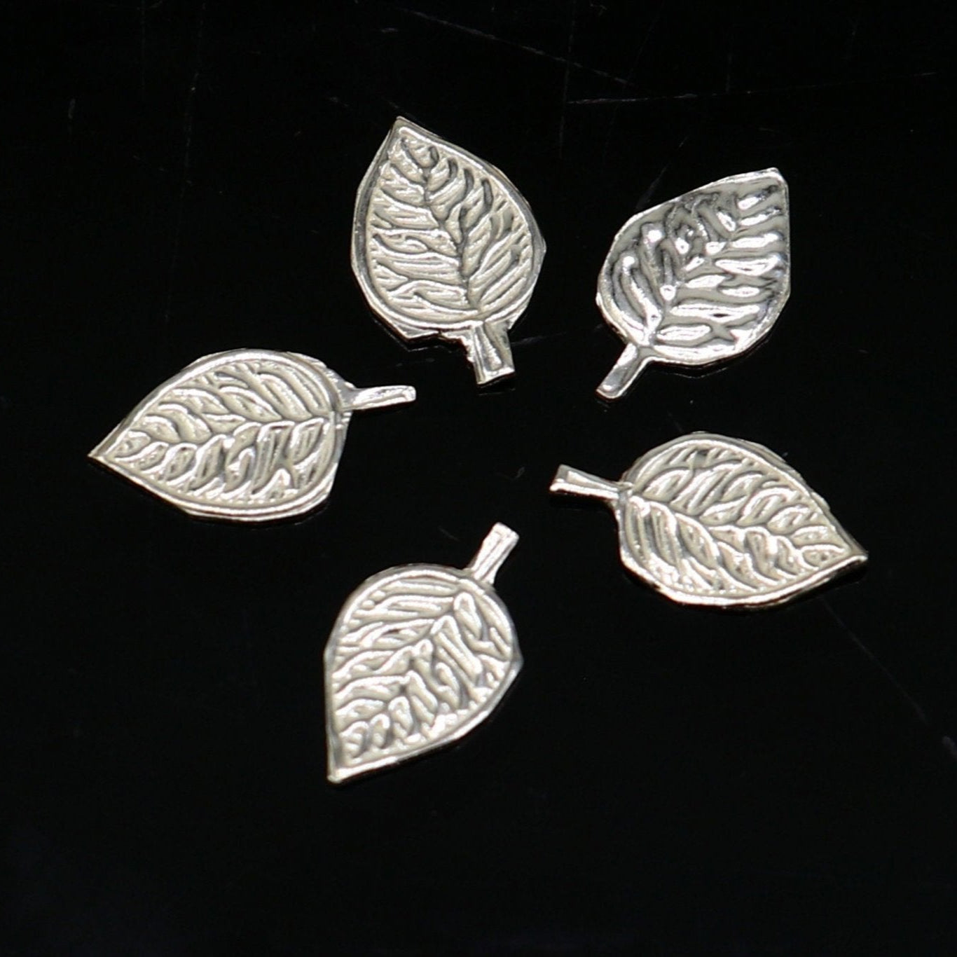 1.8cm 925 sterling silver handmade small betel leaf Paan leaf for worshipping offered to Lord Vishnu, Goddesses Laxmi and Lord Ganesh su1104 - TRIBAL ORNAMENTS
