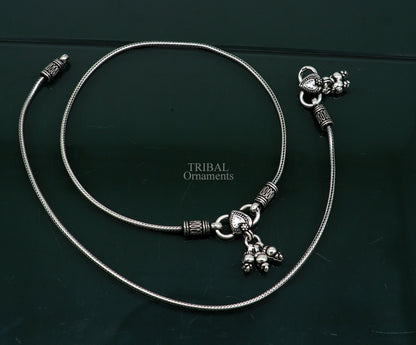 Sterling silver 10.5-inch handmade wheat chain ankle bracelet with vintage oxidized tribal charm for belly dance jewelry.