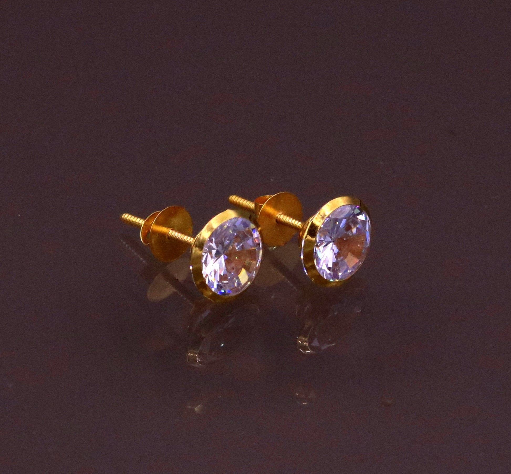 18Karat yellow gold gorgeous cubic zircon stone amazing 6 mm stud earring excellent vintage antique design er87 - TRIBAL ORNAMENTS
