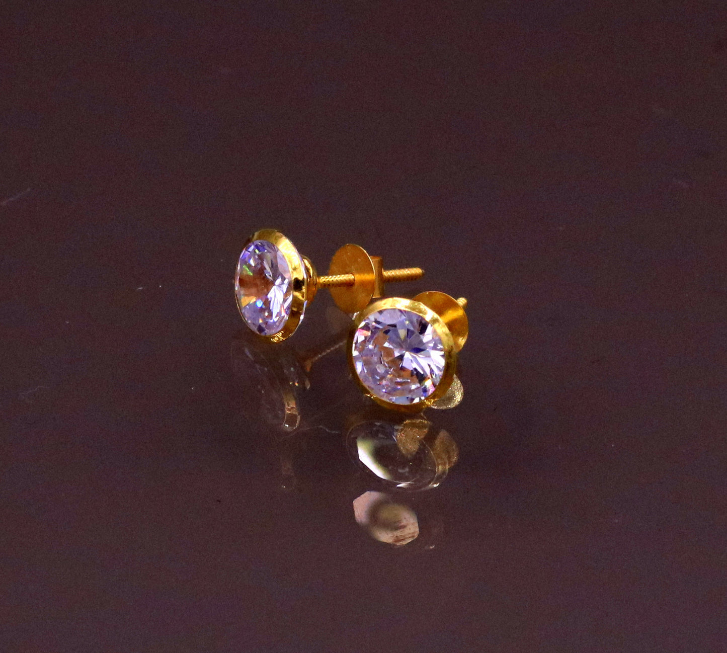 18Karat yellow gold gorgeous cubic zircon stone amazing 6 mm stud earring excellent vintage antique design er87 - TRIBAL ORNAMENTS