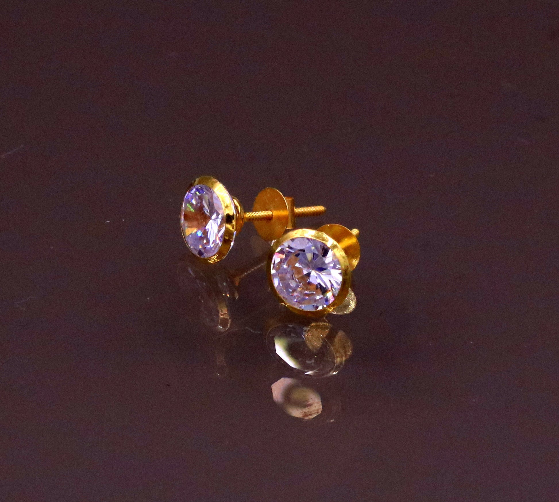 18Karat yellow gold gorgeous cubic zircon stone amazing 6 mm stud earring excellent vintage antique design er87 - TRIBAL ORNAMENTS