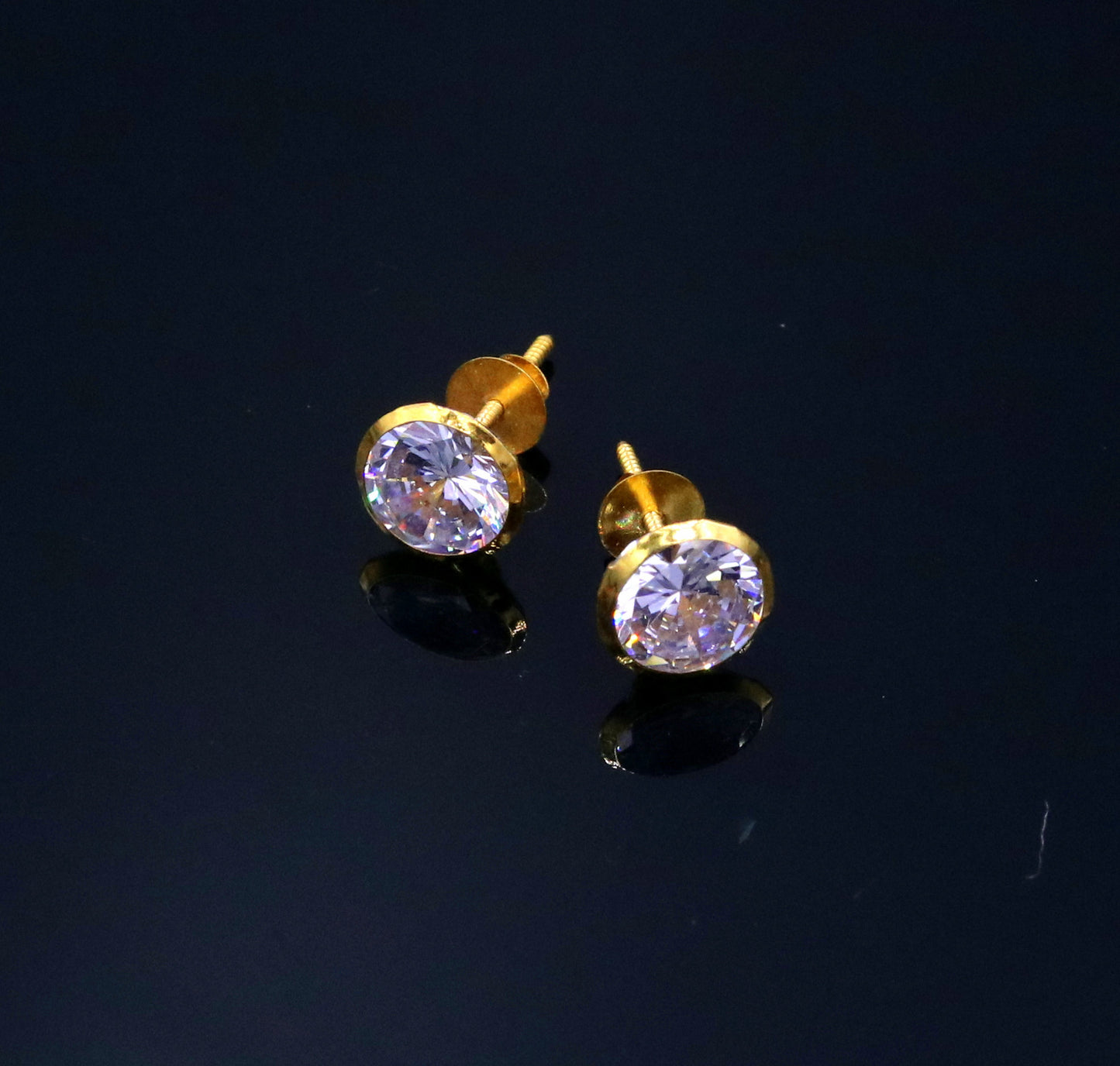 18Karat yellow gold gorgeous cubic zircon stone amazing 6 mm stud earring excellent vintage antique design er87 - TRIBAL ORNAMENTS