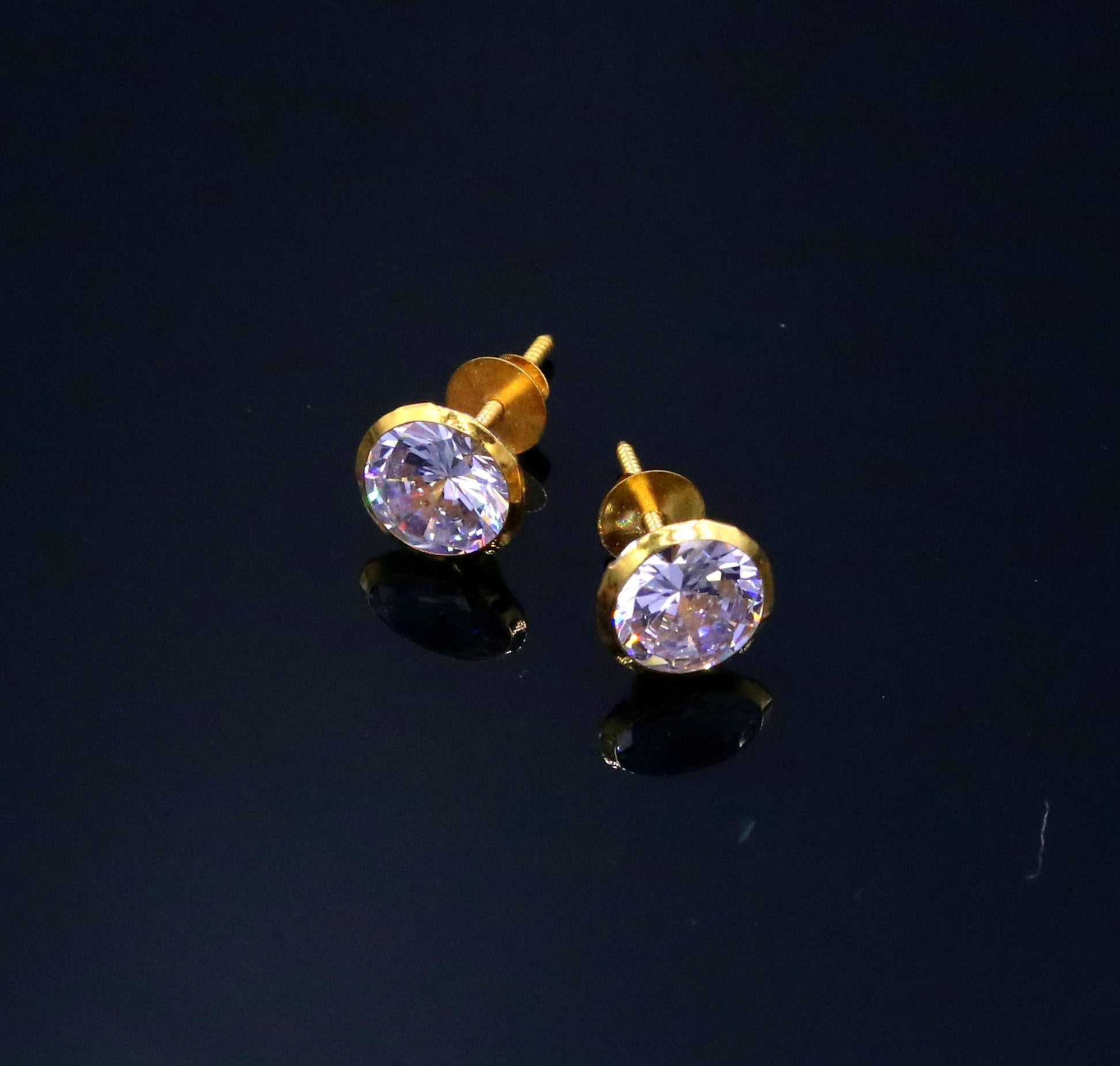 18Karat yellow gold gorgeous cubic zircon stone amazing 6 mm stud earring excellent vintage antique design er87 - TRIBAL ORNAMENTS